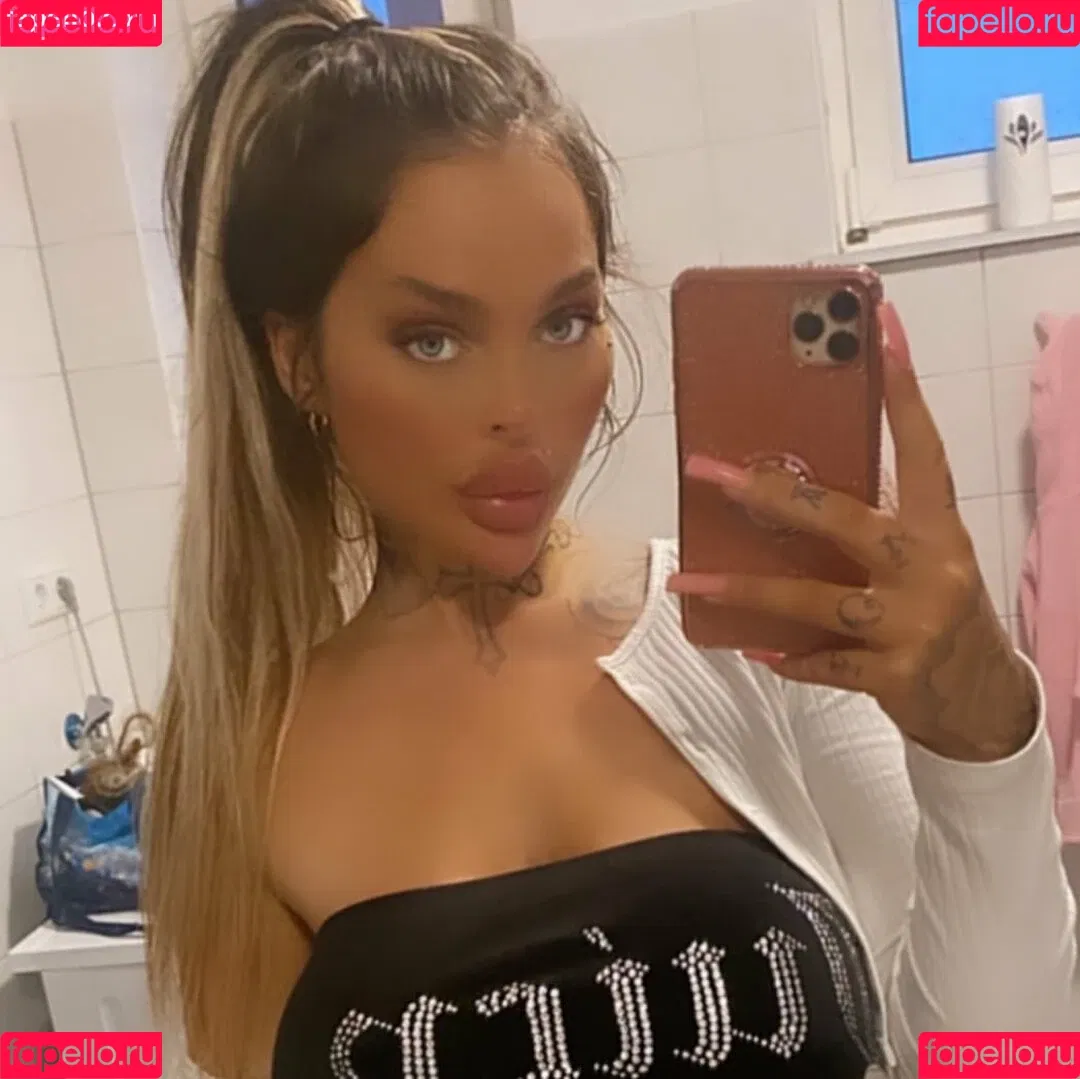lola_official Onlyfans Photo Gallery 