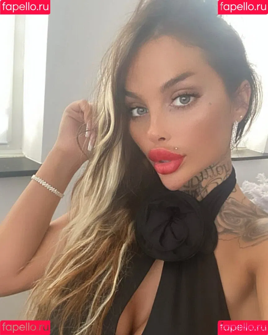 lola_official Onlyfans Photo Gallery 
