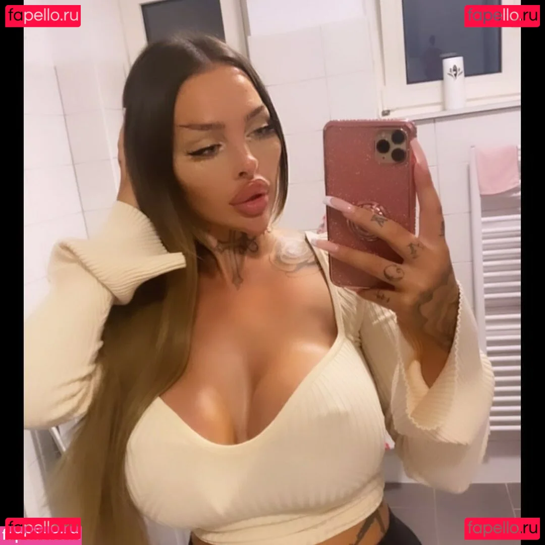 lola_official Onlyfans Photo Gallery 