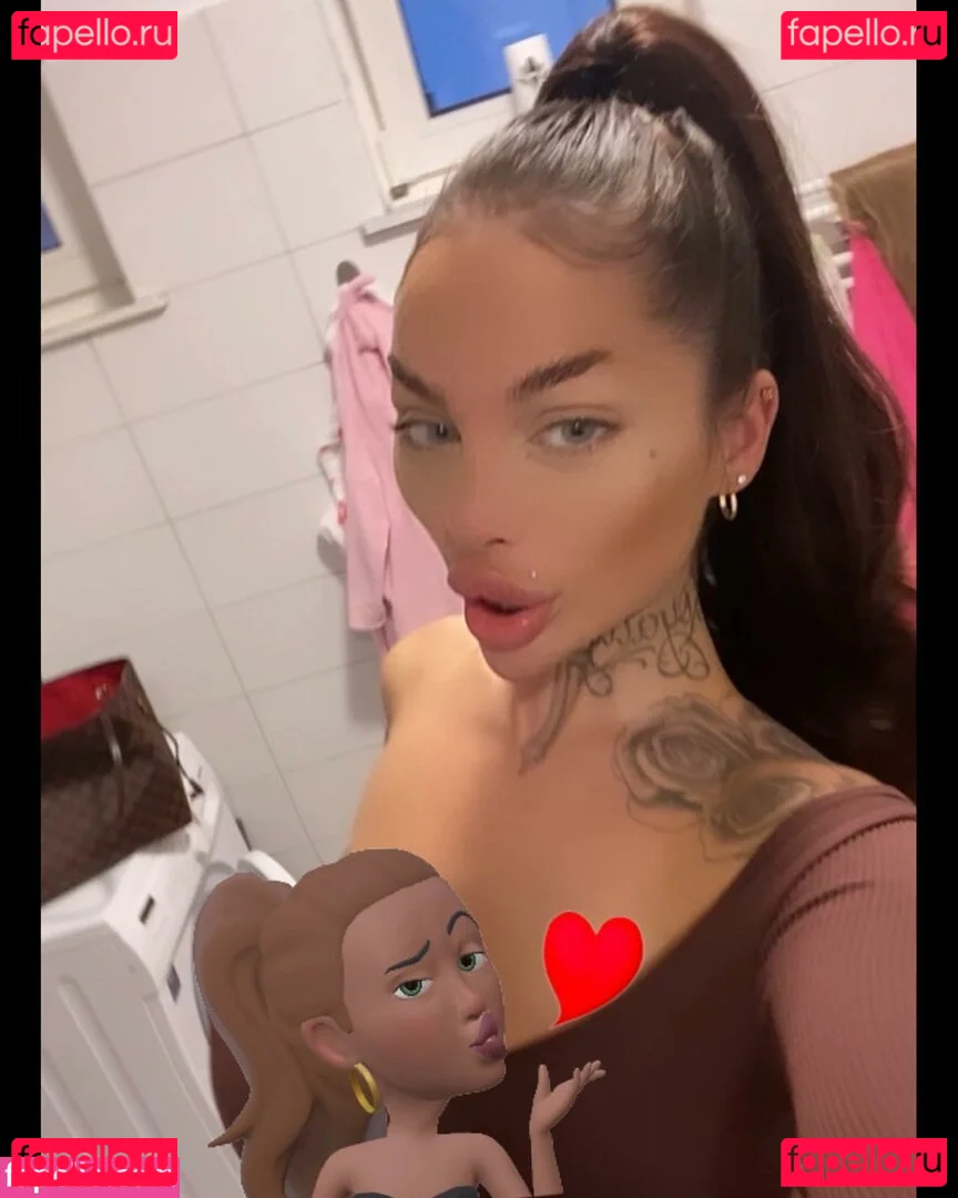 lola_official Onlyfans Photo Gallery 