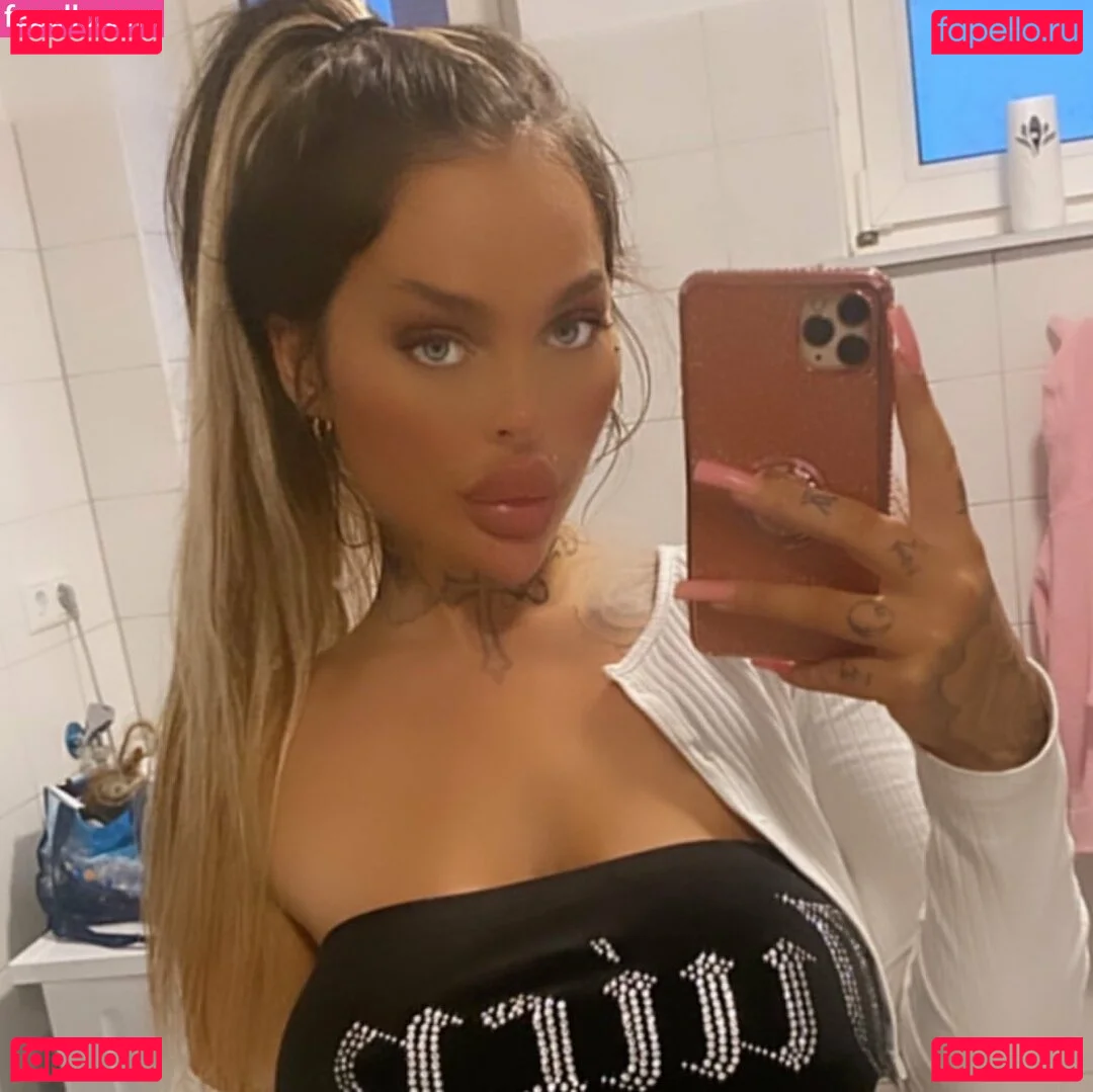 lola_official Onlyfans Photo Gallery 