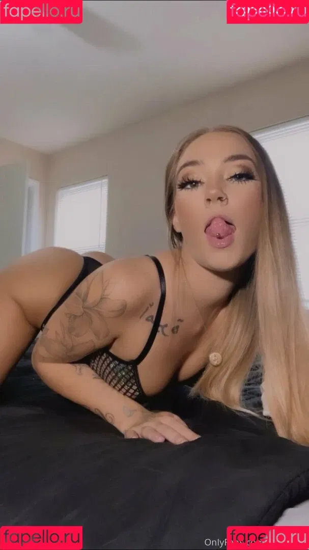 sarahnell Onlyfans Photo Gallery 