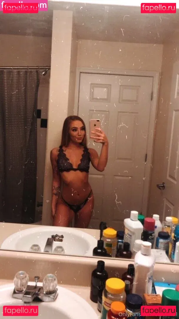 sarahnell Onlyfans Photo Gallery 