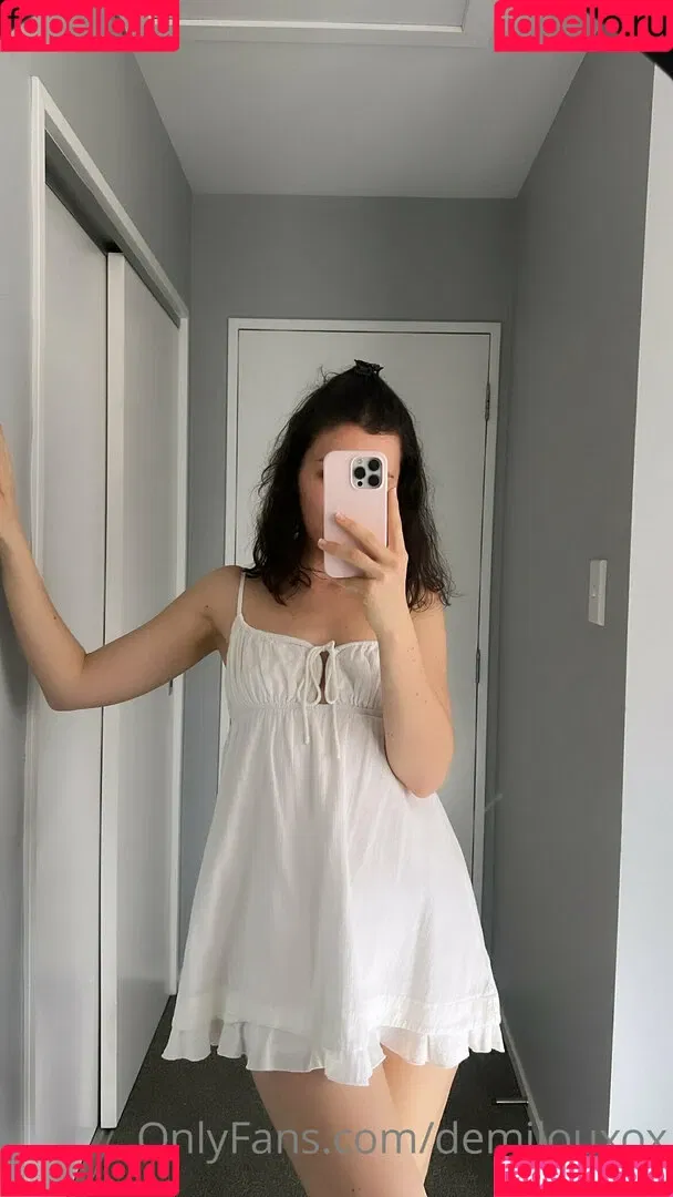 demilouxox Onlyfans Photo Gallery 