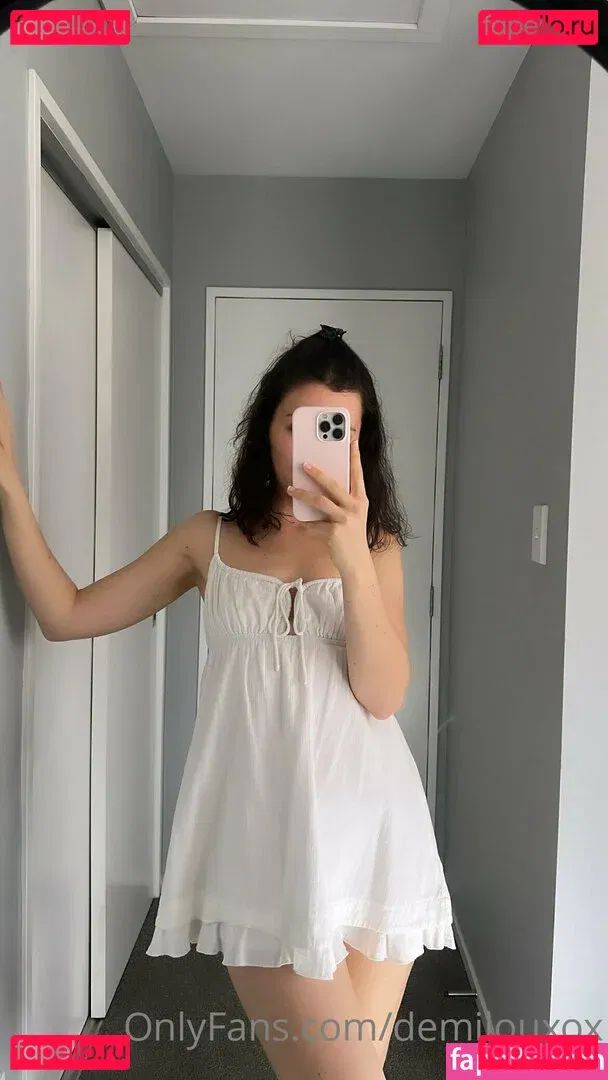 demilouxox Onlyfans Photo Gallery 