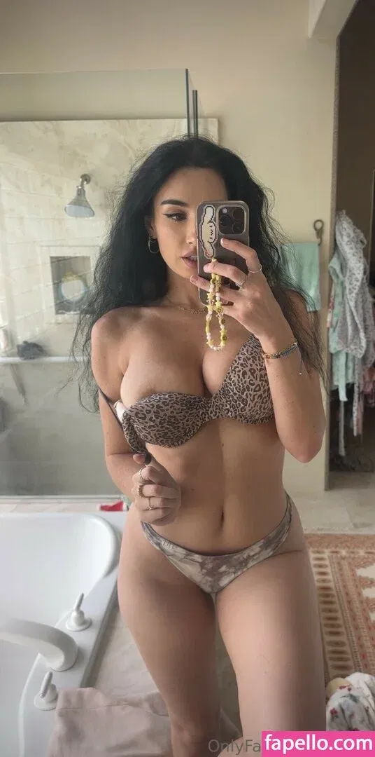 Paris Dylan Onlyfans Photo Gallery 