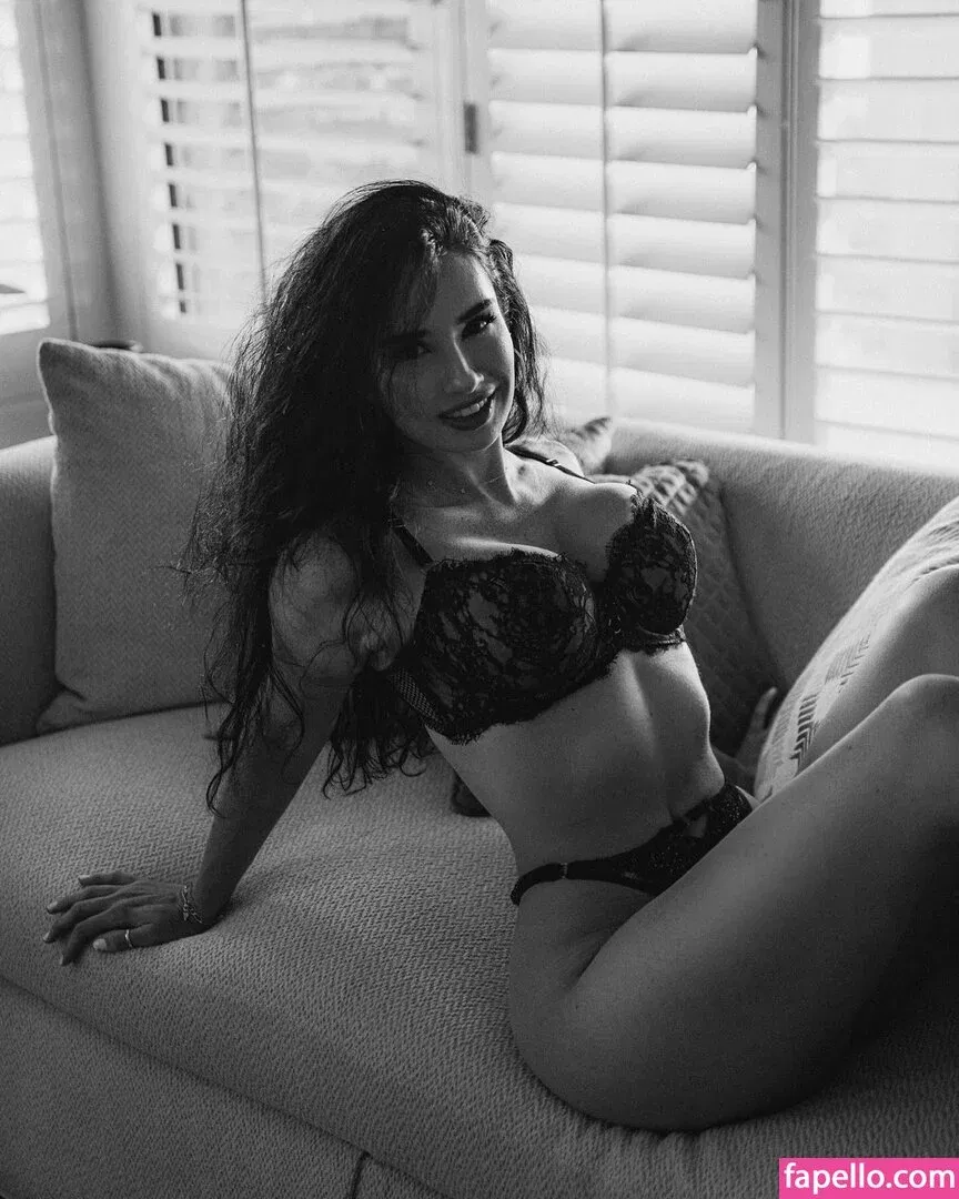 Paris Dylan Onlyfans Photo Gallery 