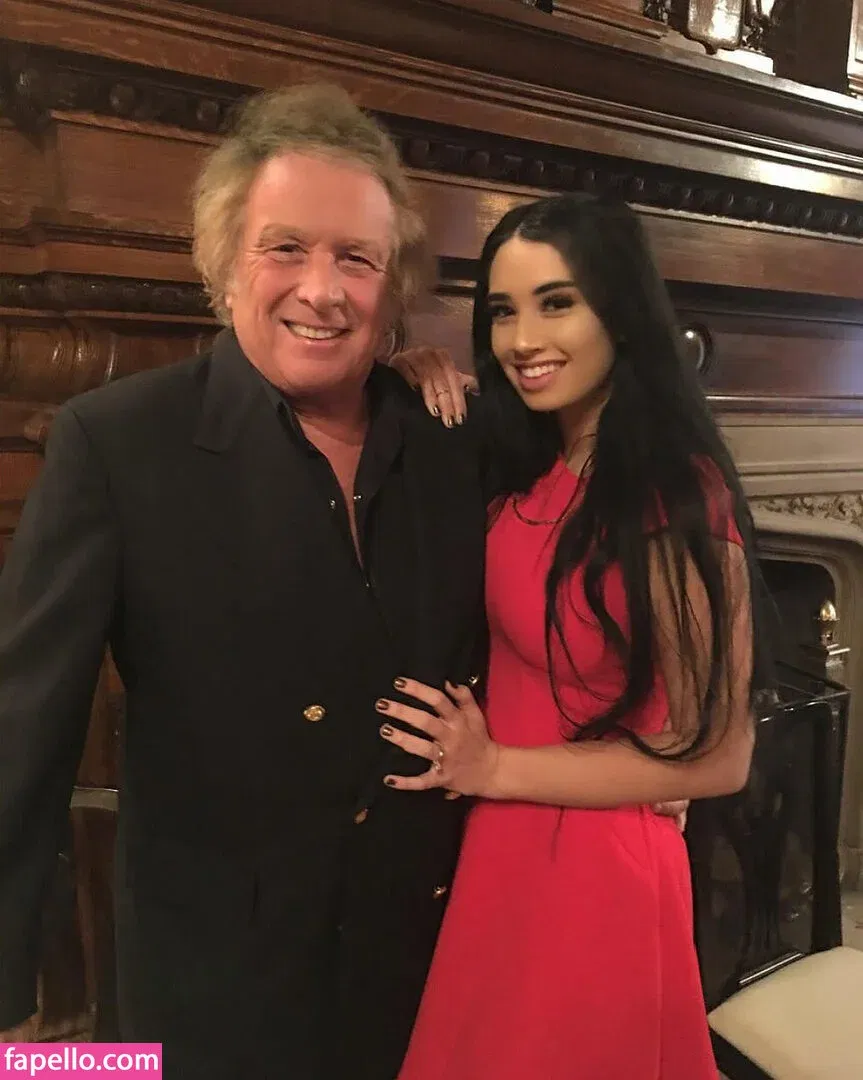 Paris Dylan Onlyfans Photo Gallery 