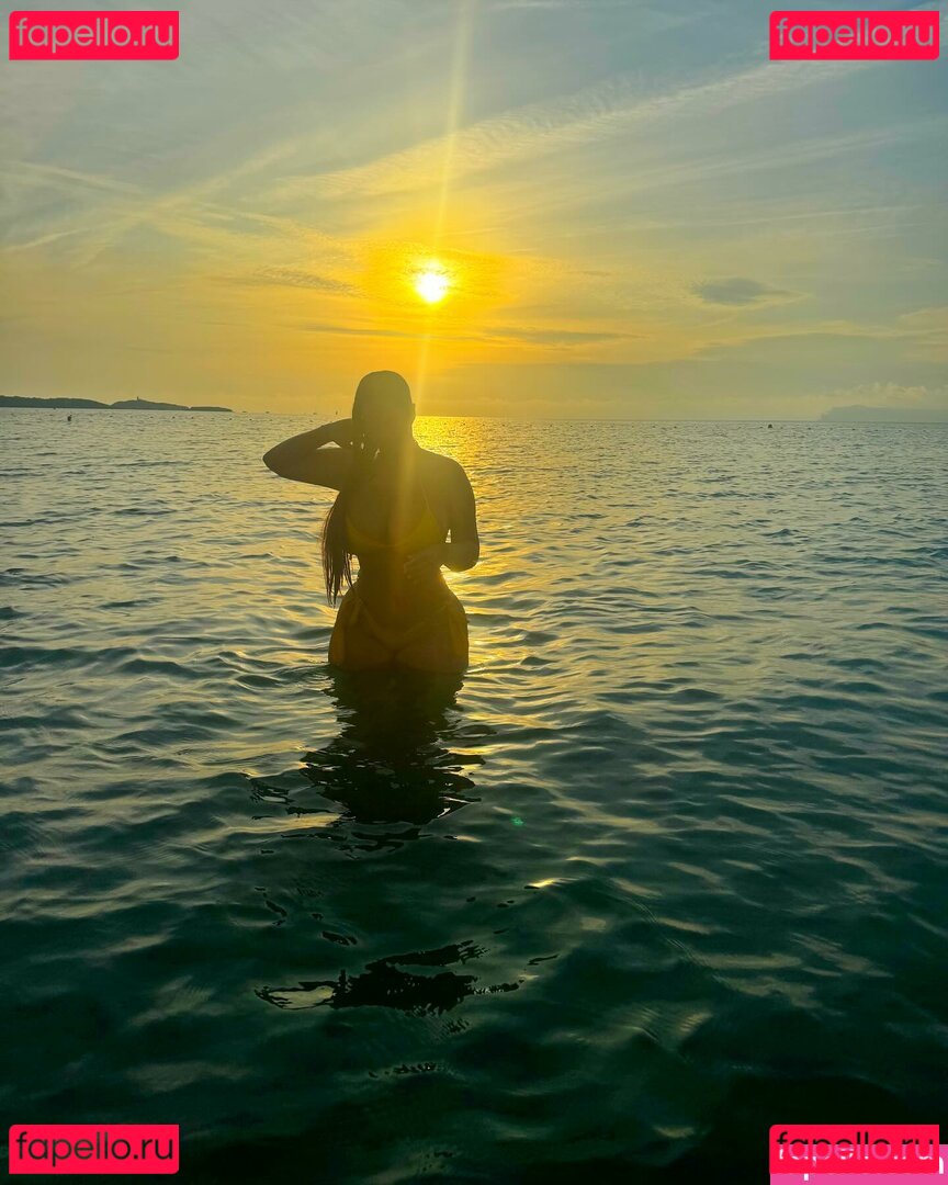 Carolina Barros Nude Onlyfans Photo 30