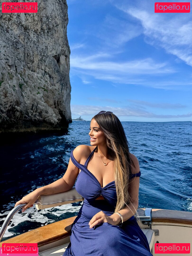 Carolina Barros Nude Onlyfans Photo 8
