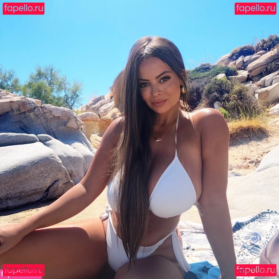 Carolina Barros Nude Onlyfans Photo 7