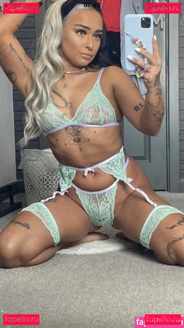 molly_p96 Onlyfans Photo Gallery 