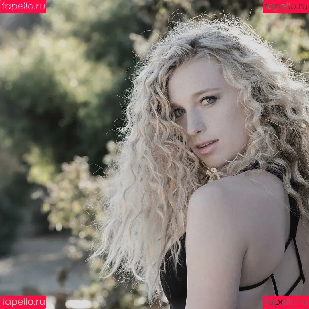 Kayla Rundle Onlyfans Photo Gallery 