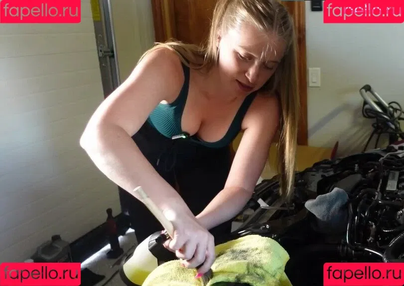 Kayla Rundle Onlyfans Photo Gallery 