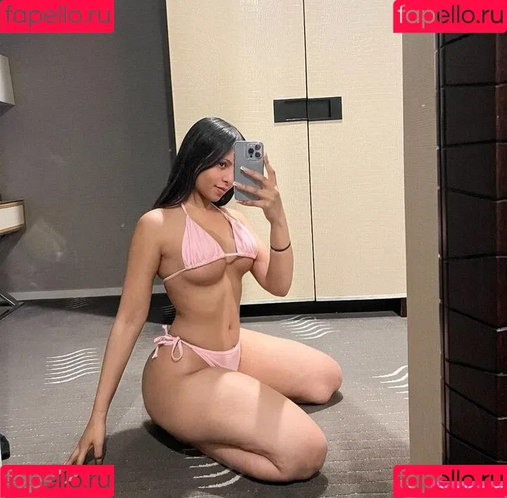 Yasmin Adelina Onlyfans Photo Gallery 
