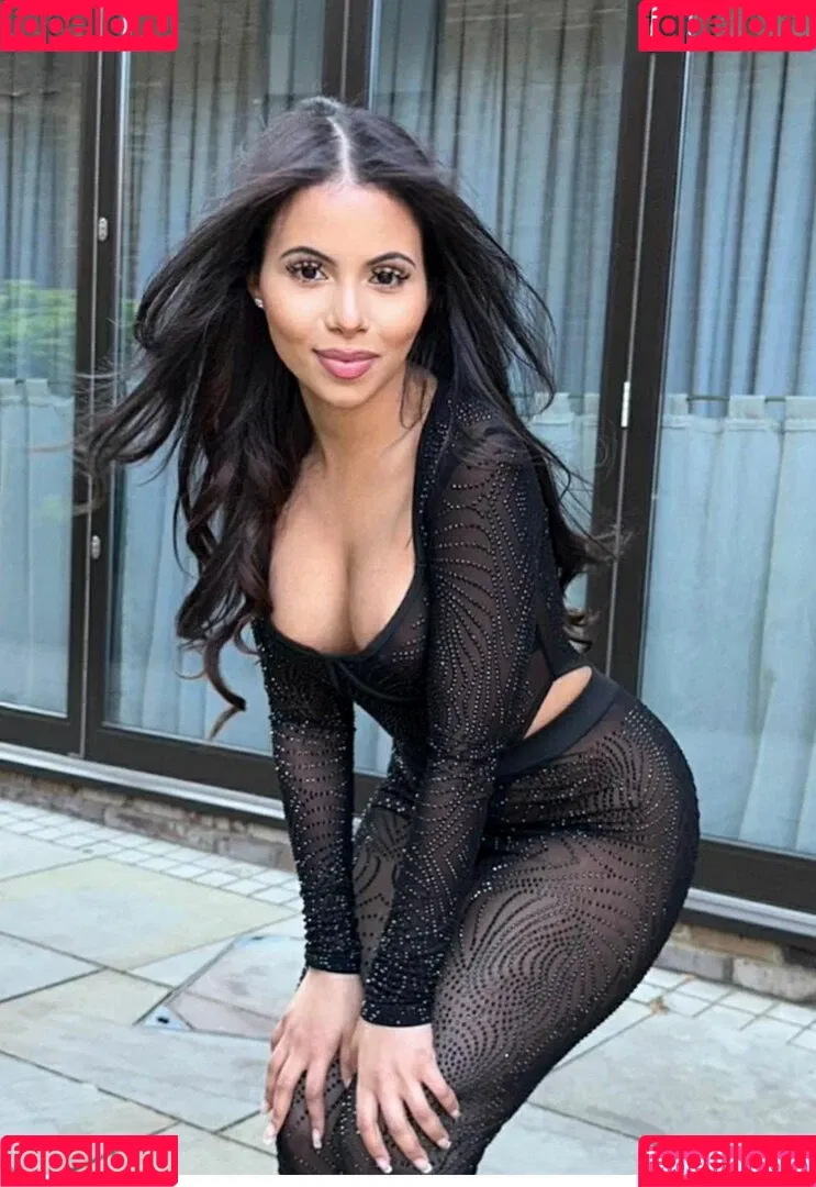 Yasmin Adelina Onlyfans Photo Gallery 