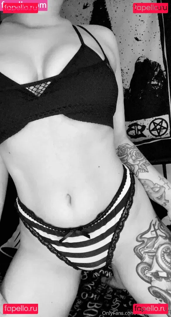 smokewitch13 Onlyfans Photo Gallery 