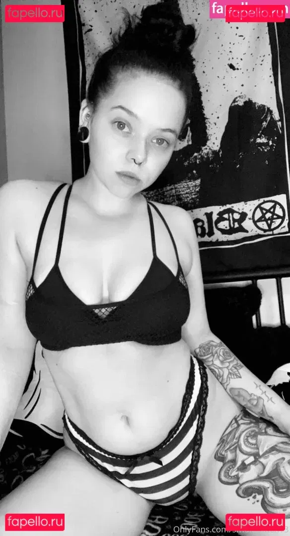 smokewitch13 Onlyfans Photo Gallery 
