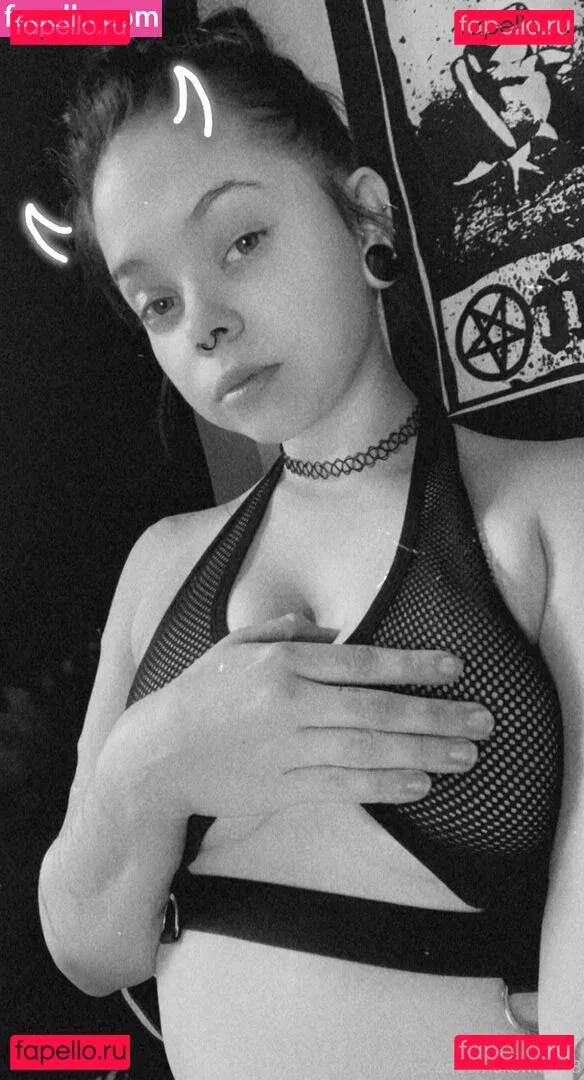 smokewitch13 Onlyfans Photo Gallery 