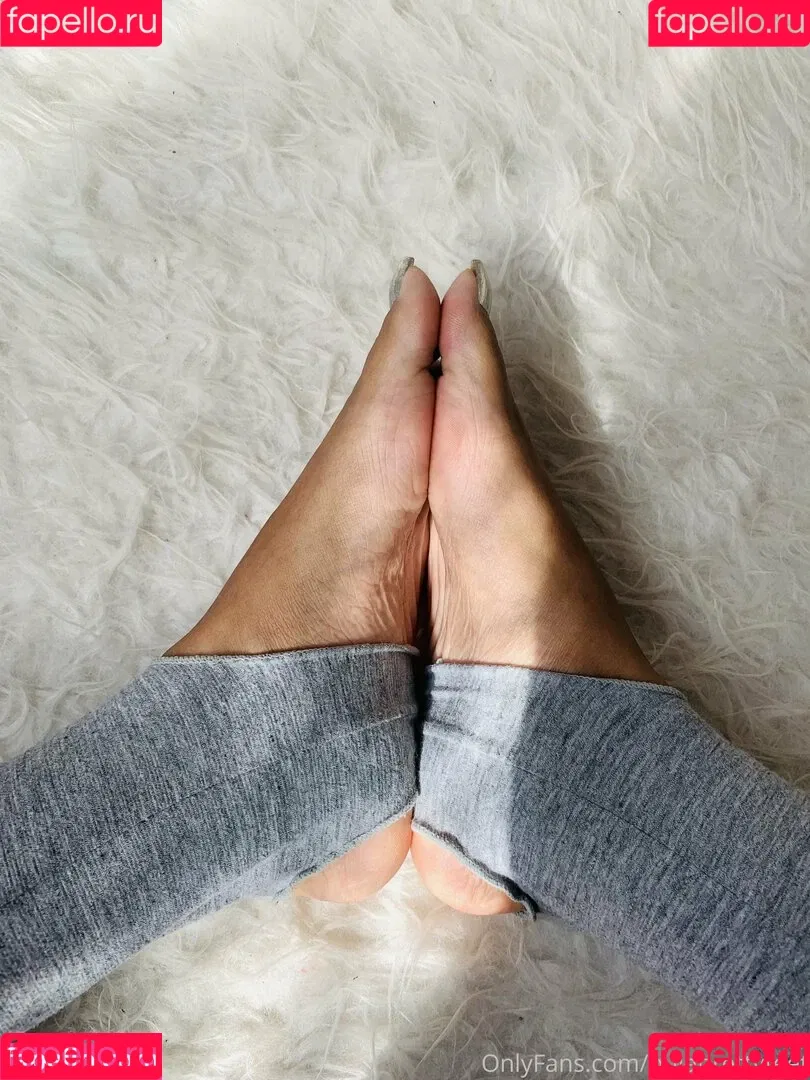 pujaprettyfeet Onlyfans Photo Gallery 