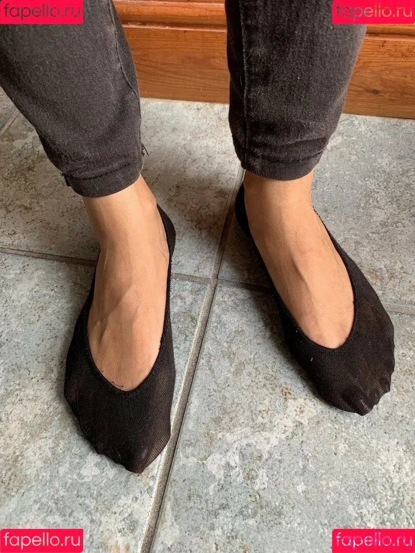 pujaprettyfeet Onlyfans Photo Gallery 