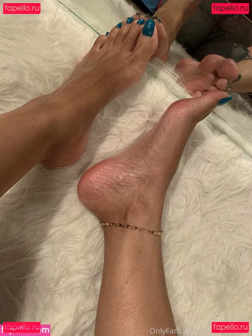 pujaprettyfeet Onlyfans Photo Gallery 