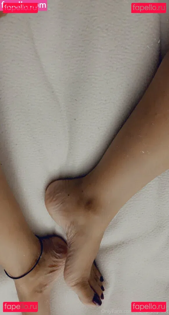 pujaprettyfeet Onlyfans Photo Gallery 