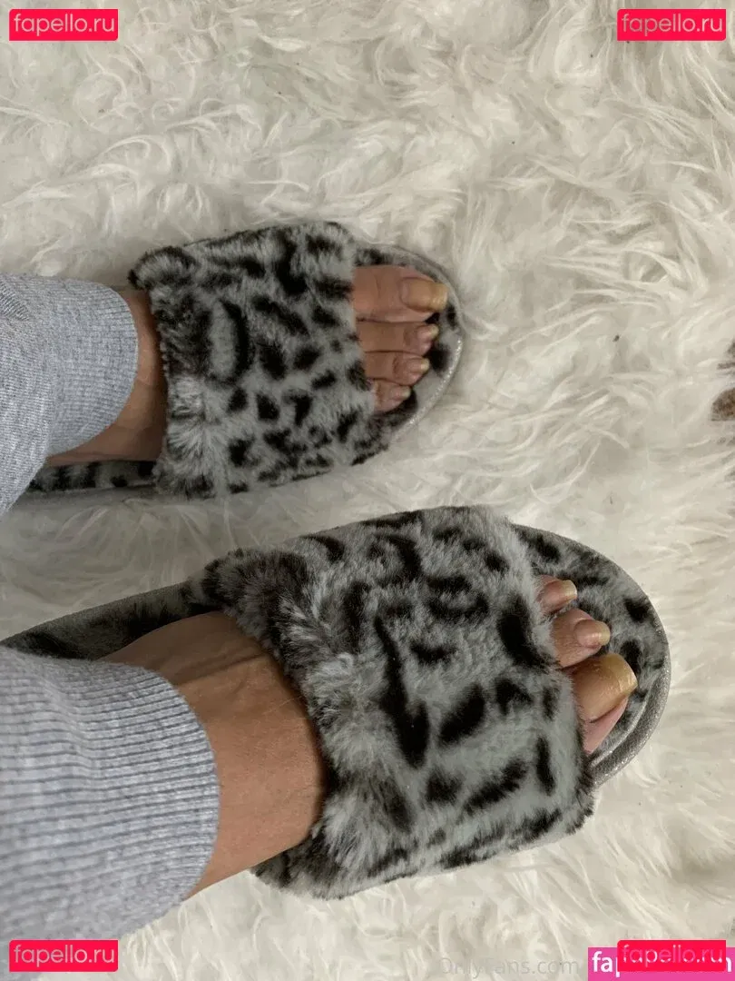 pujaprettyfeet Onlyfans Photo Gallery 