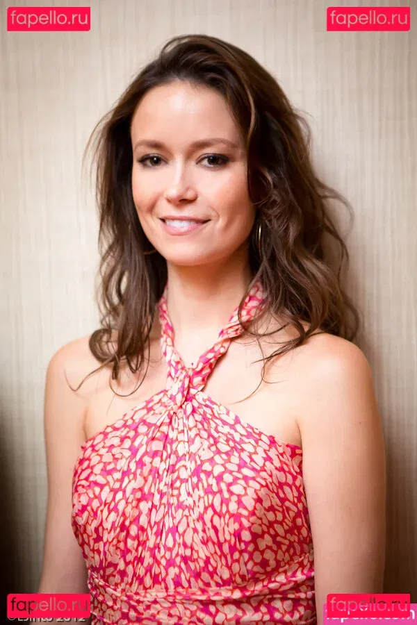 Summer Glau Onlyfans Photo Gallery 