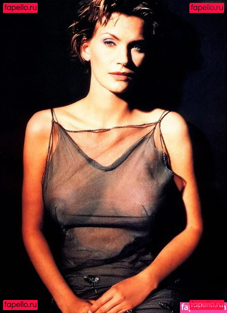 Natasha Henstridge Onlyfans Photo Gallery 