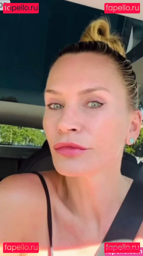 Natasha Henstridge Onlyfans Photo Gallery 