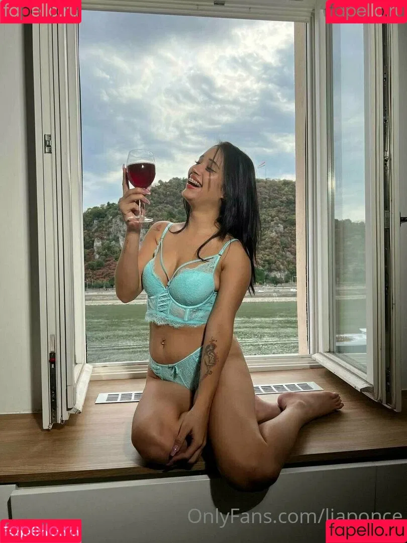 Lia Ponce Onlyfans Photo Gallery 