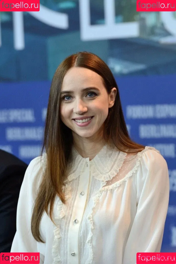 Zoe Kazan Onlyfans Photo Gallery 