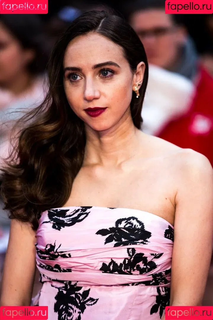 Zoe Kazan Onlyfans Photo Gallery 
