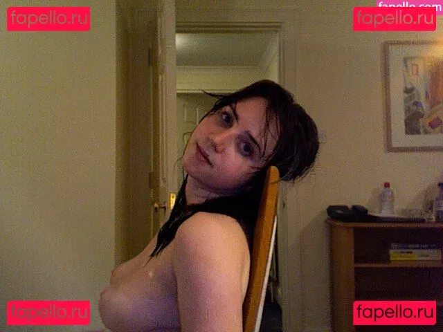 Zoe Kazan Onlyfans Photo Gallery 