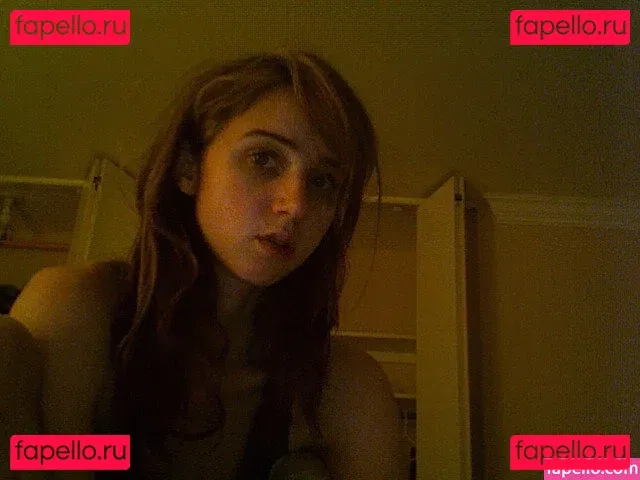 Zoe Kazan Onlyfans Photo Gallery 