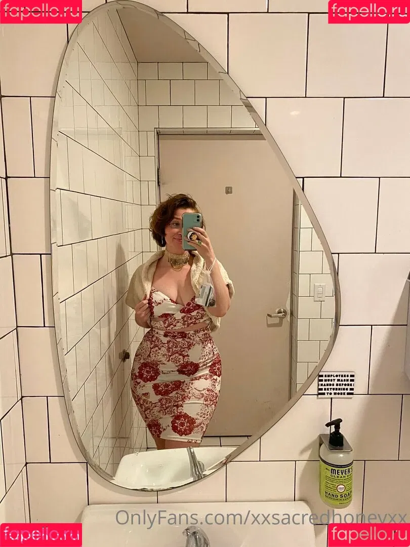 xxsacredhoneyxx Onlyfans Photo Gallery 