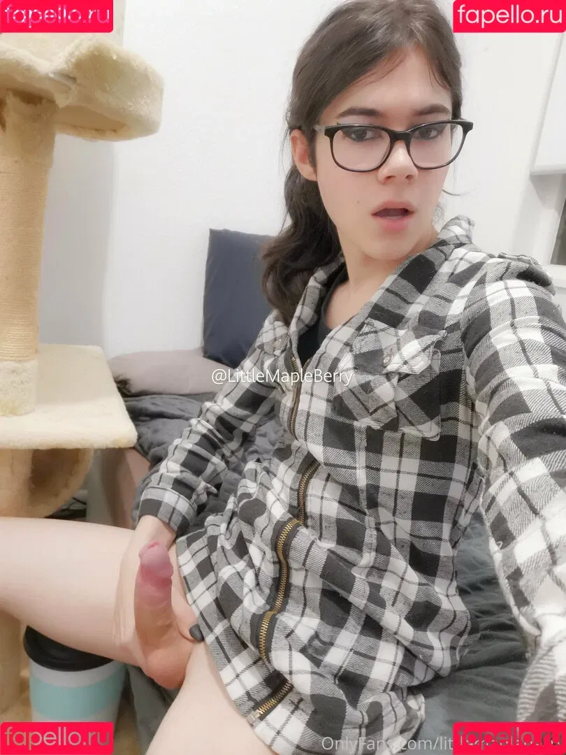 LittleMapleBerry Onlyfans Photo Gallery 