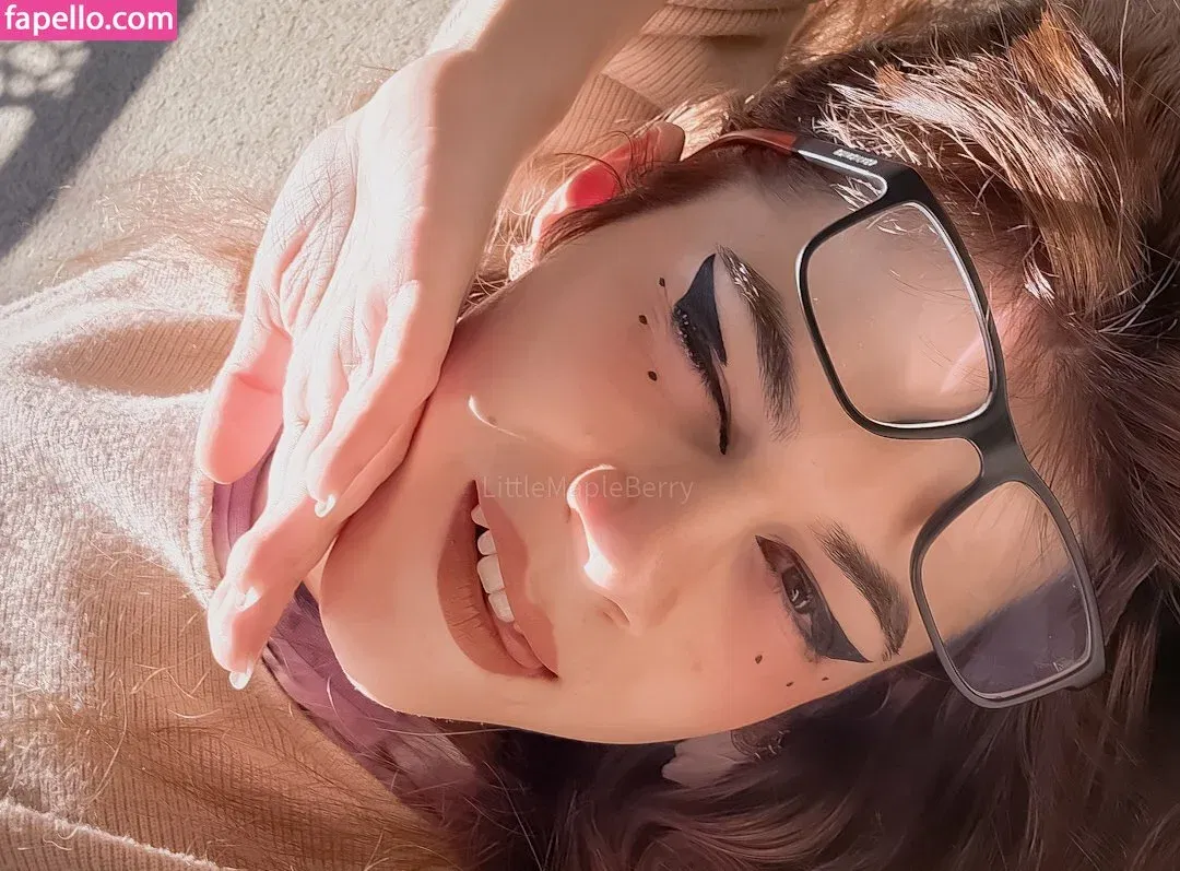 LittleMapleBerry Onlyfans Photo Gallery 