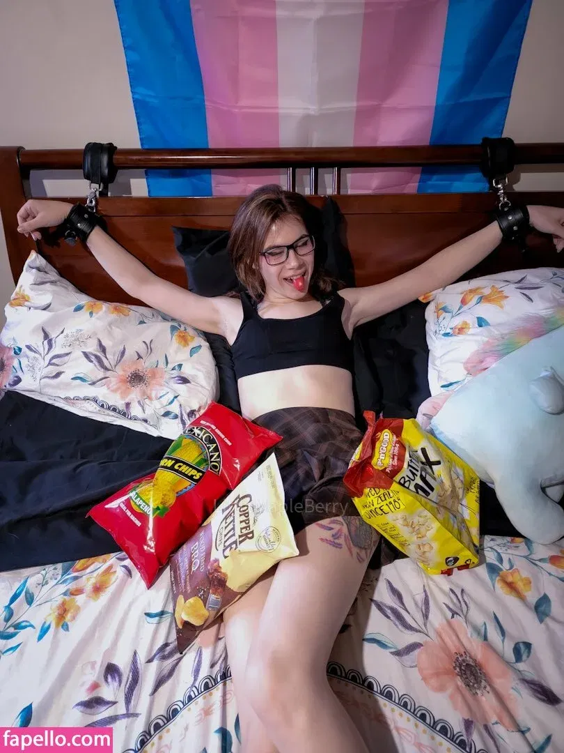 LittleMapleBerry Onlyfans Photo Gallery 