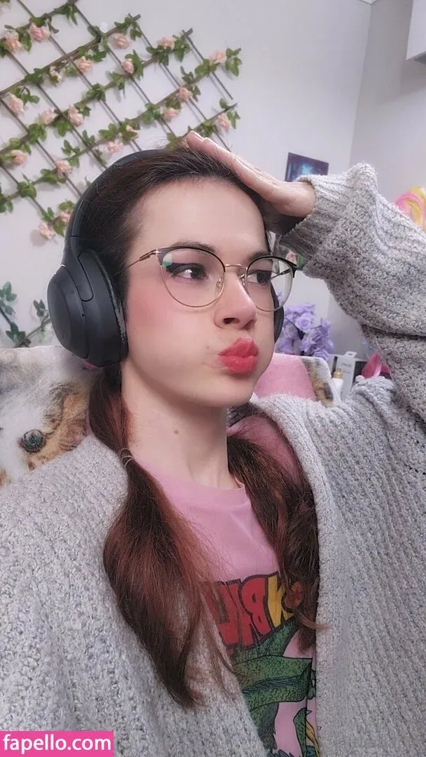 LittleMapleBerry Onlyfans Photo Gallery 