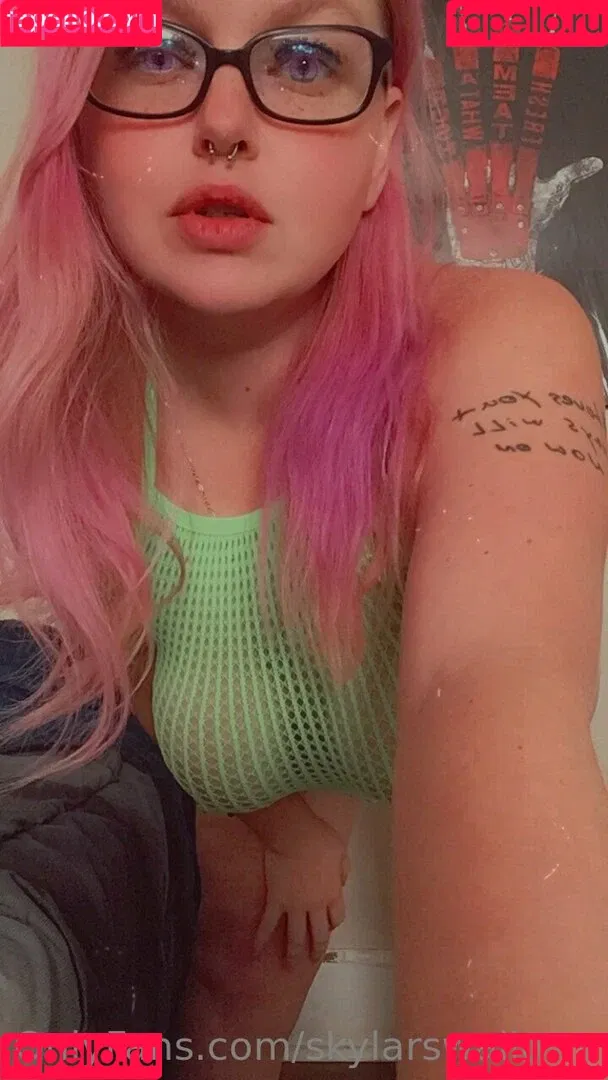 skylarswallows Onlyfans Photo Gallery 