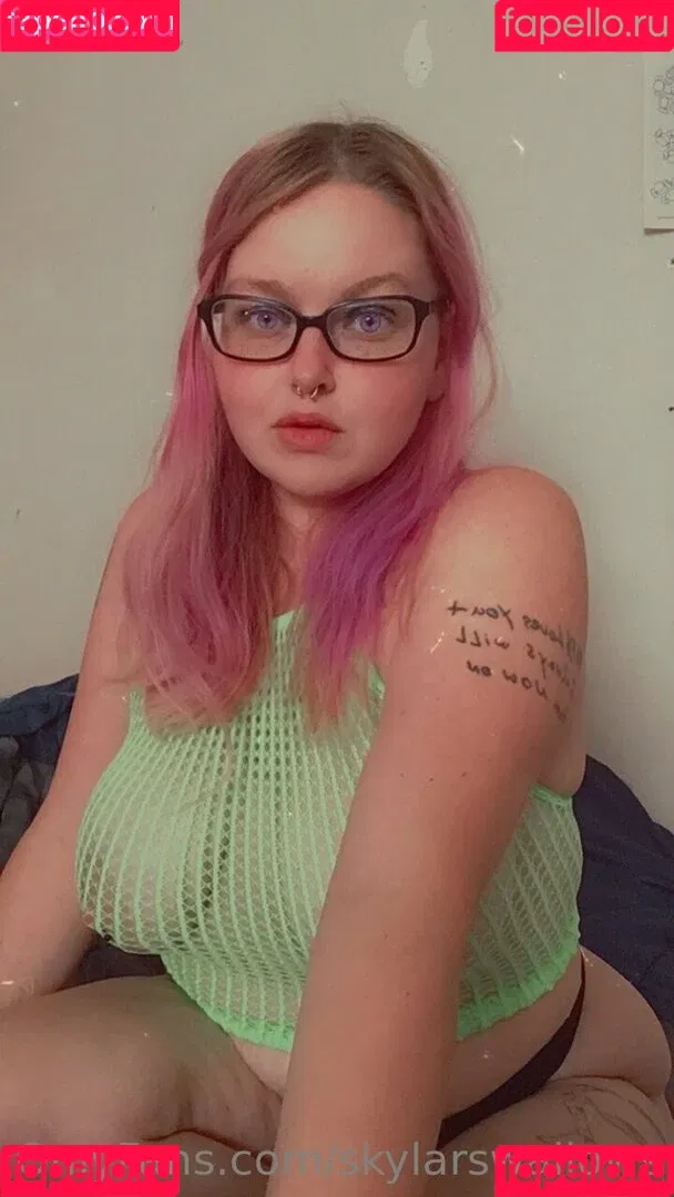 skylarswallows Onlyfans Photo Gallery 
