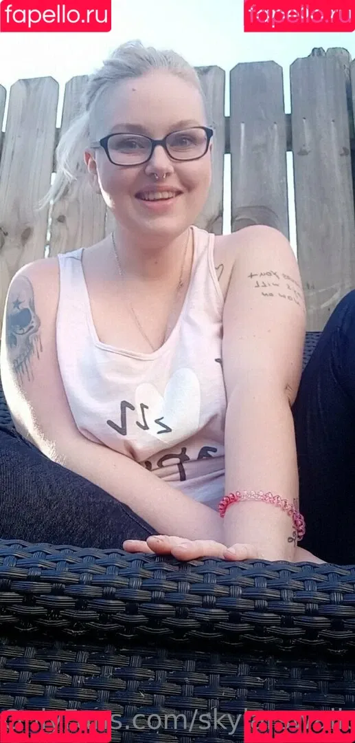 skylarswallows Onlyfans Photo Gallery 