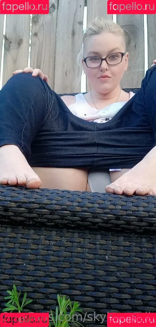 skylarswallows Onlyfans Photo Gallery 