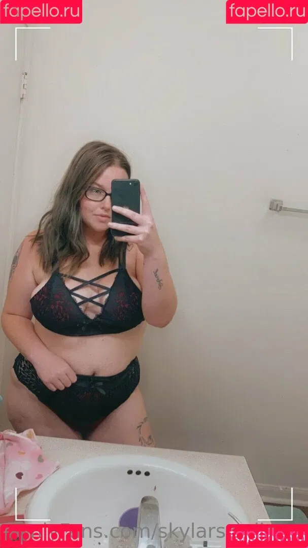 skylarswallows Onlyfans Photo Gallery 