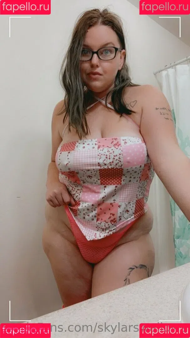skylarswallows Onlyfans Photo Gallery 