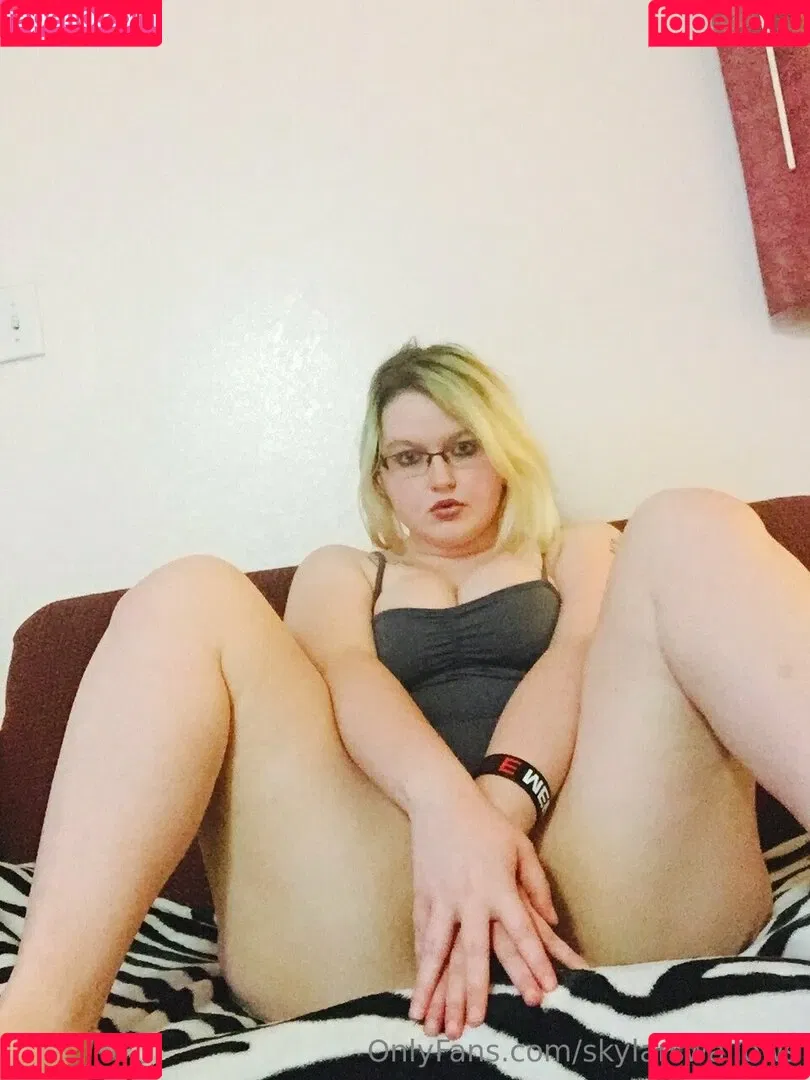 skylarswallows Onlyfans Photo Gallery 