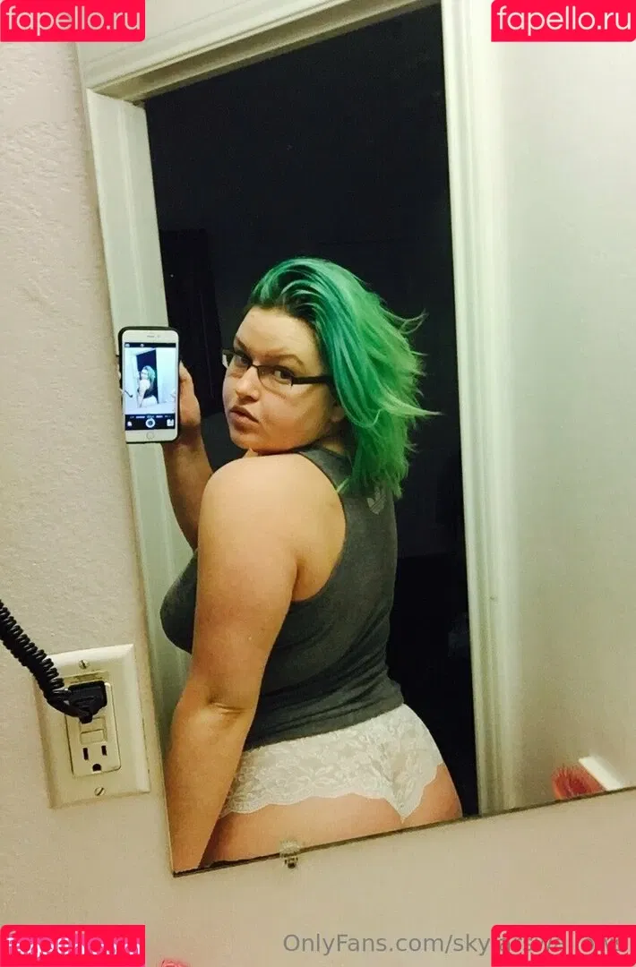 skylarswallows Onlyfans Photo Gallery 