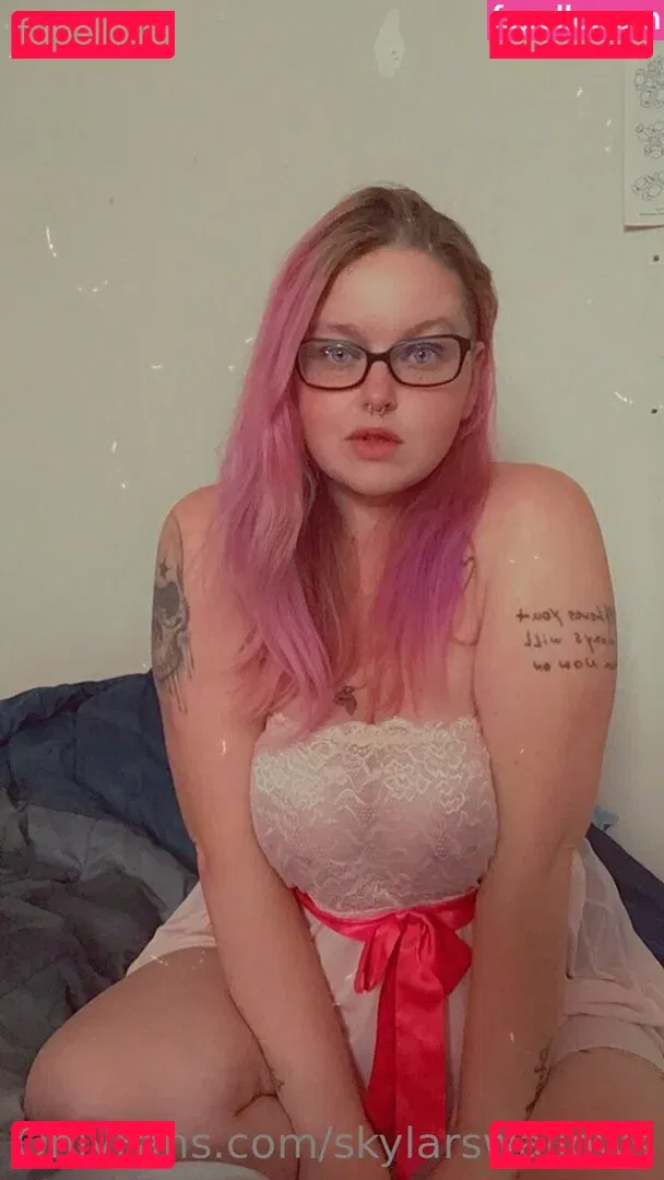 skylarswallows Onlyfans Photo Gallery 